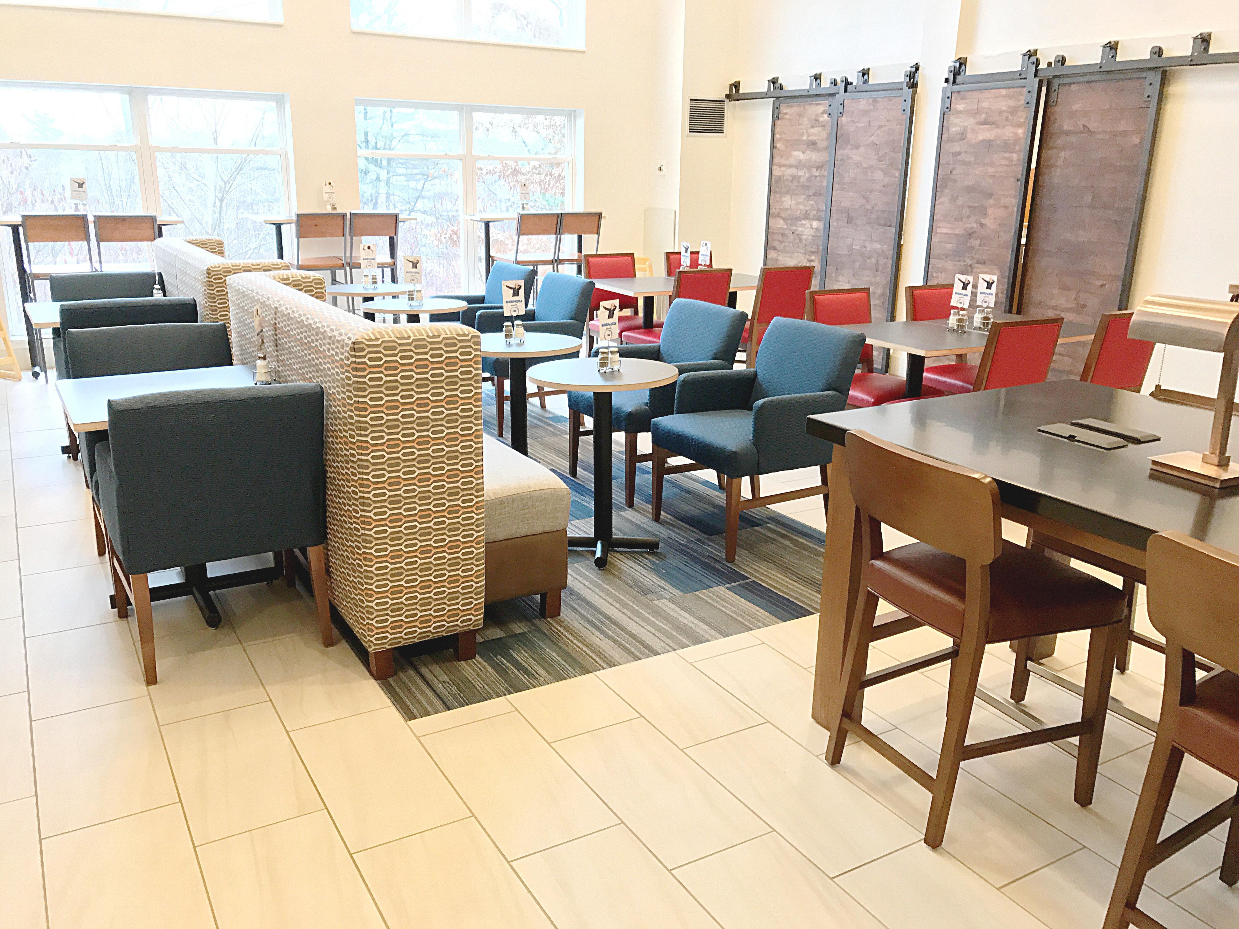 Holiday Inn Express Hotel & Suites White River Junction By Ihg מראה חיצוני תמונה
