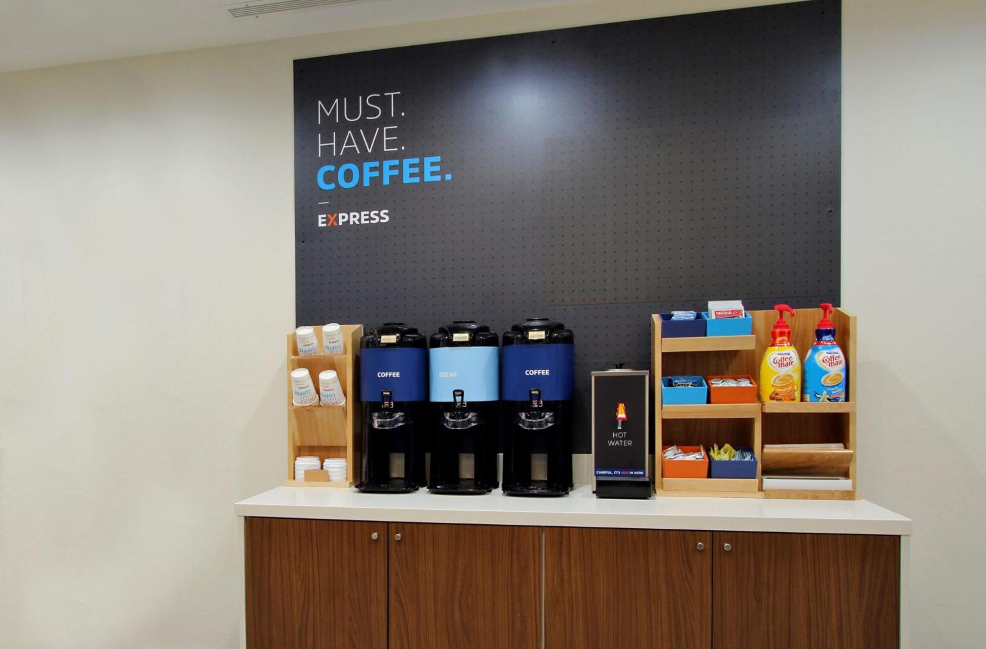 Holiday Inn Express Hotel & Suites White River Junction By Ihg מראה חיצוני תמונה