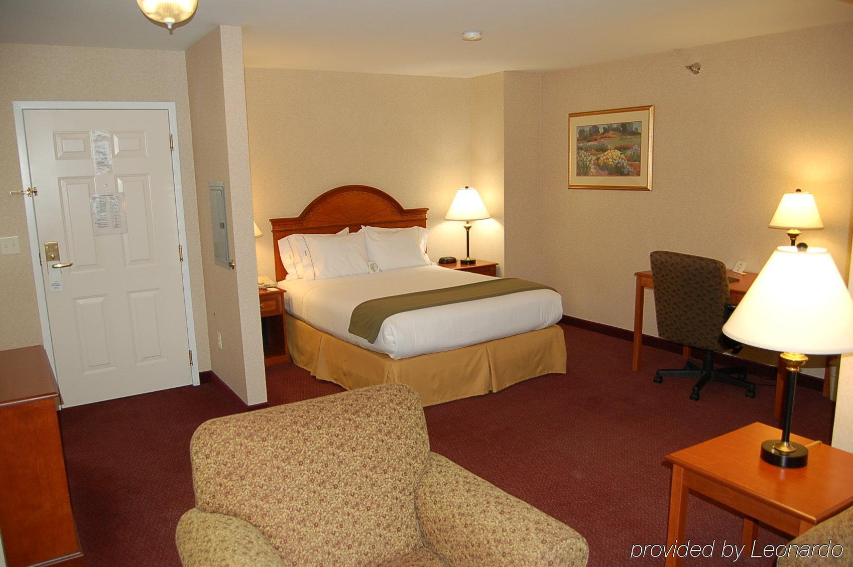 Holiday Inn Express Hotel & Suites White River Junction By Ihg חדר תמונה