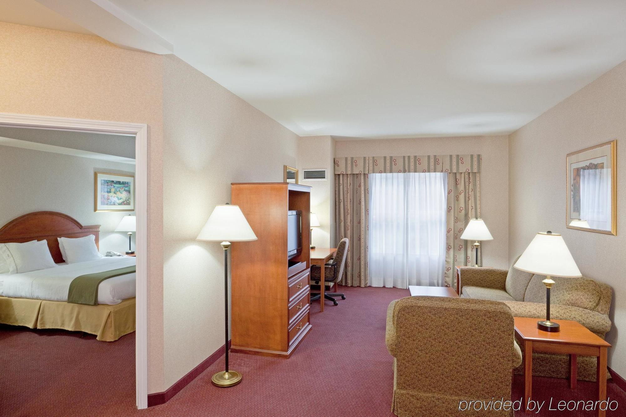 Holiday Inn Express Hotel & Suites White River Junction By Ihg מראה חיצוני תמונה