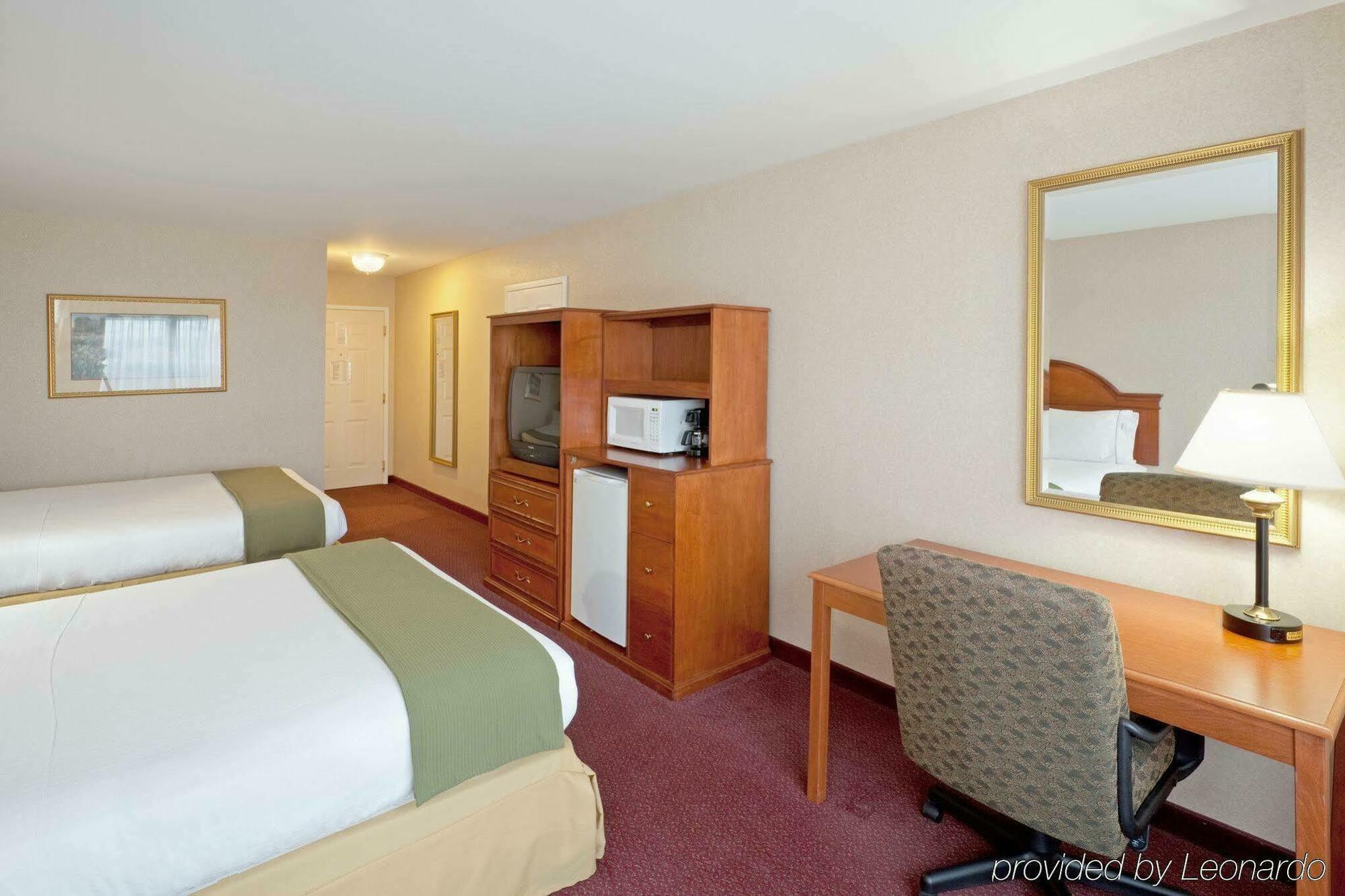 Holiday Inn Express Hotel & Suites White River Junction By Ihg מראה חיצוני תמונה